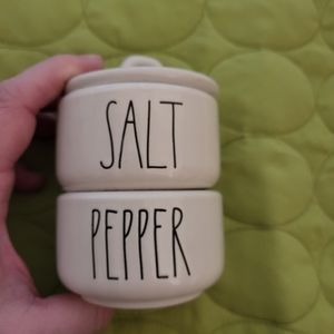 Rae Dunn salt & pepper stackers